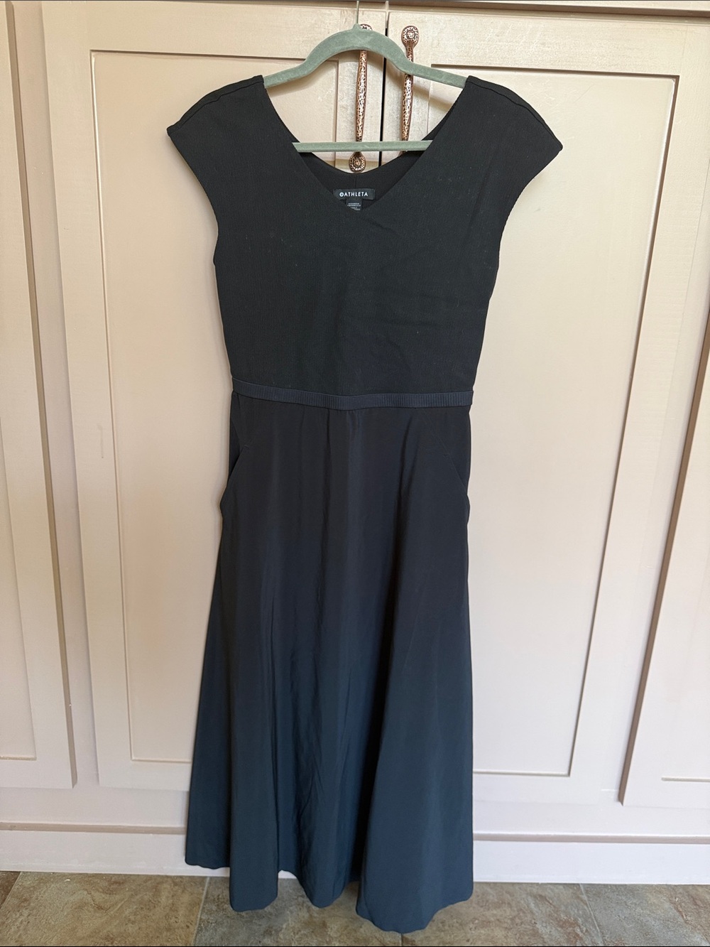 Black Athleta Cap-Sleeve A-Line Dress (MT)